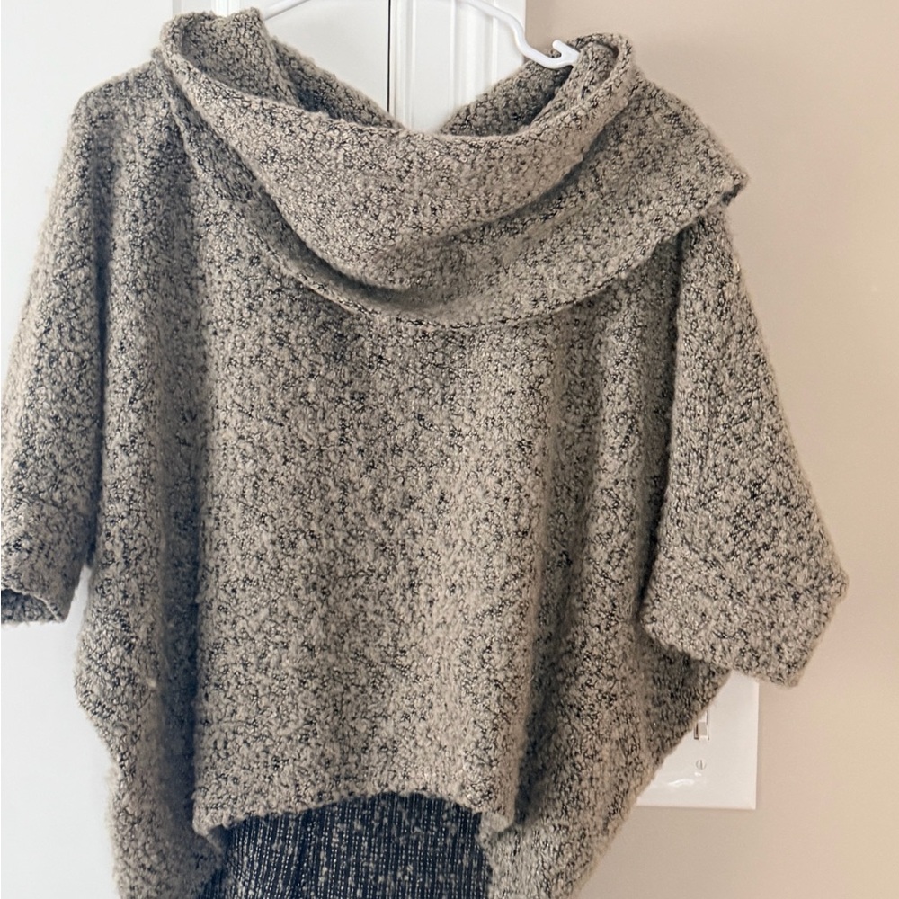 LOFT Women's Textured Hooded Poncho in Gray